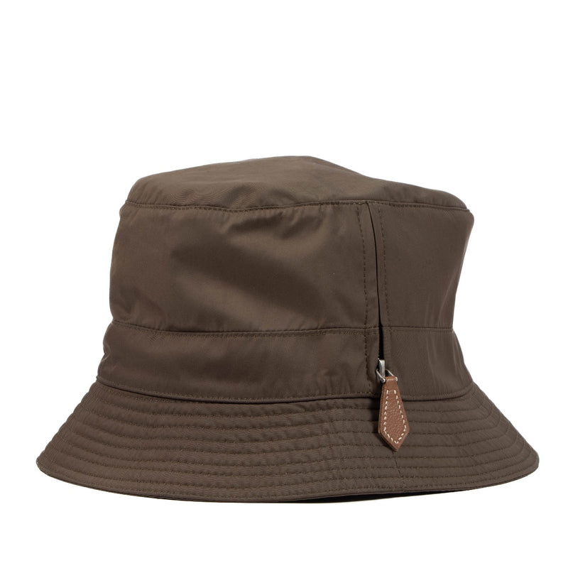 Buy an authentic Hermes Kaki Zip Bucket Hat in good condition at Labellov in Antwerp, Brussels, Knokke.