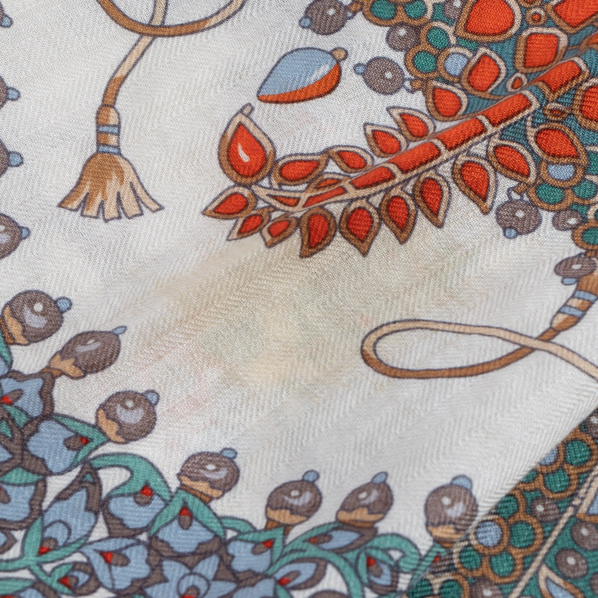 Buy an authentic Hermès Parures des Maharajas Cashmere/Silk Shawl in excellent condition at Labellov in Antwerp.