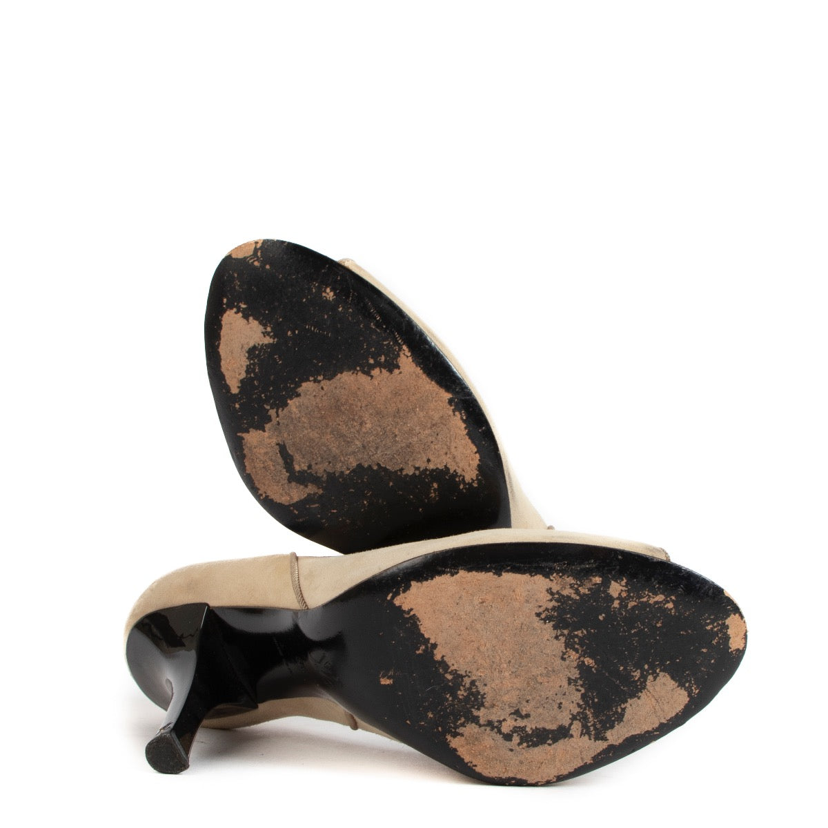 Buy authentic Louis Vuitton Beige Suede Heels - size 38 in very good condition at Labellov in Antwerp.