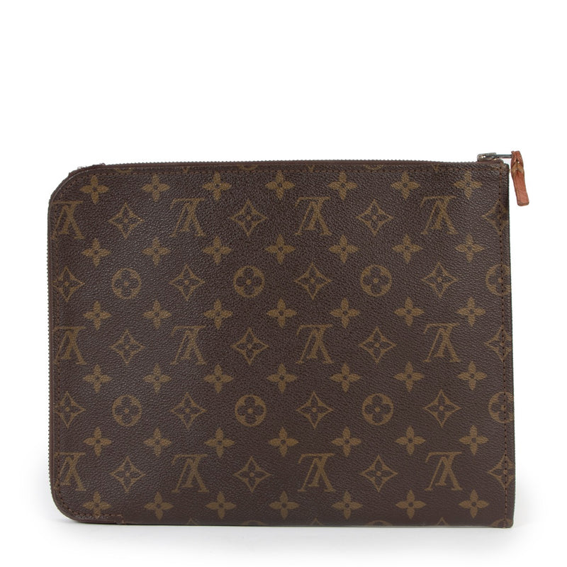 Buy an authentic second hand Louis Vuitton Monogram Etui Voyage MM in good condition at Labellov.com