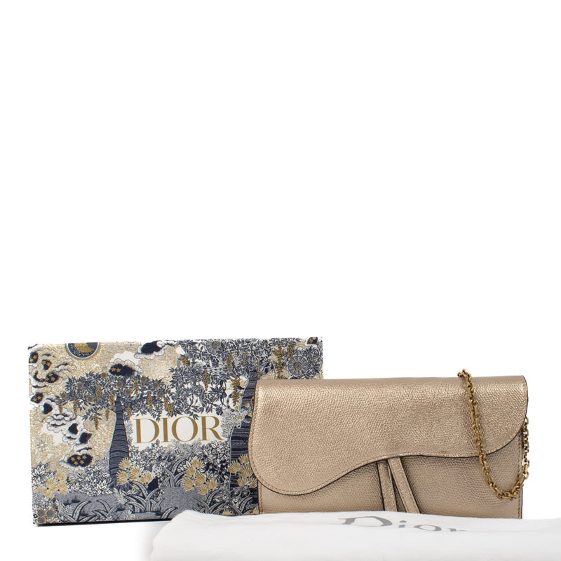 Shop safe online at Labellov in Antwerp, Brussels and Knokke this 100% authentic second hand Christian Dior Gold Leather Wallet On Chain.