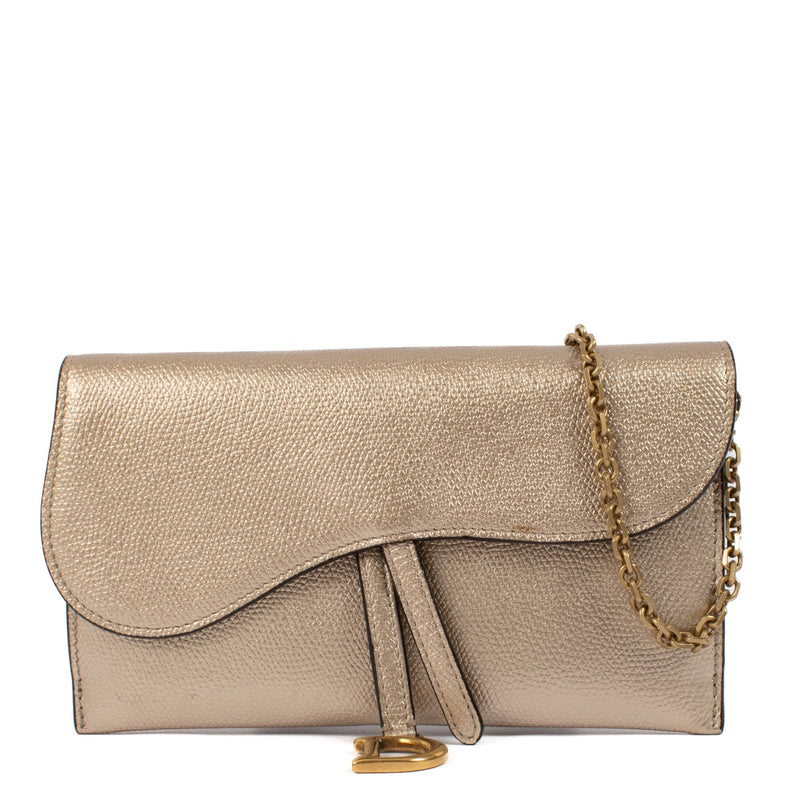 Shop safe online at Labellov in Antwerp, Brussels and Knokke this 100% authentic second hand Christian Dior Gold Leather Wallet On Chain.
