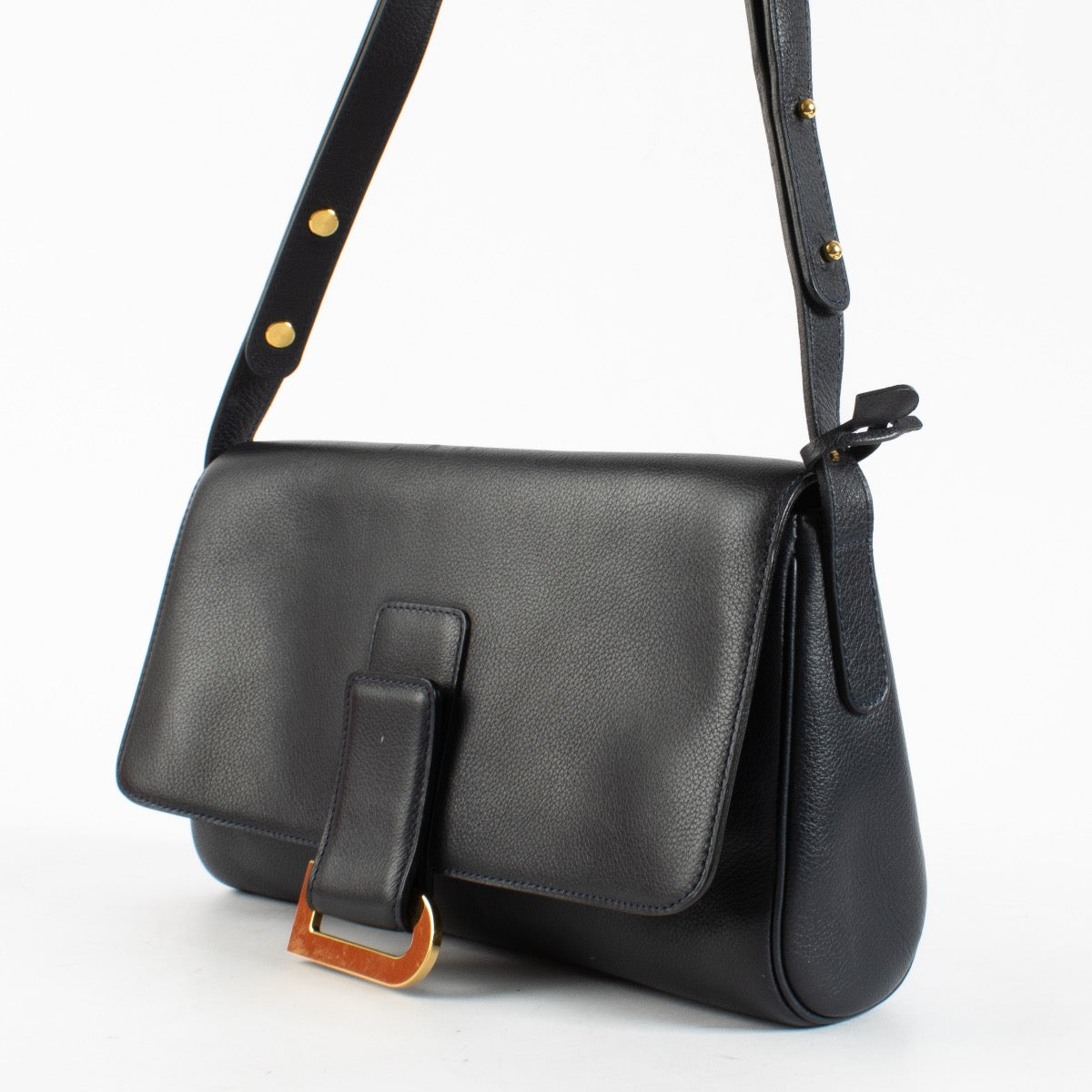 Authentic pre-loved Delvaux Marine Canter Passerelle Bag on Labellov.com