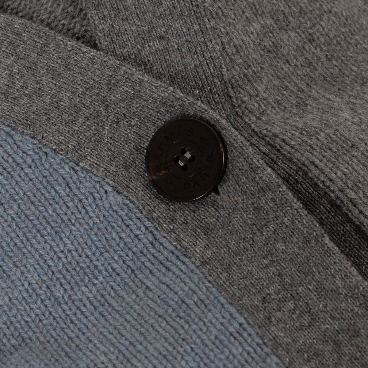 Hermès Manteau Cardigan en Cachemire Tricoté Gris Crayon - Taille FR38