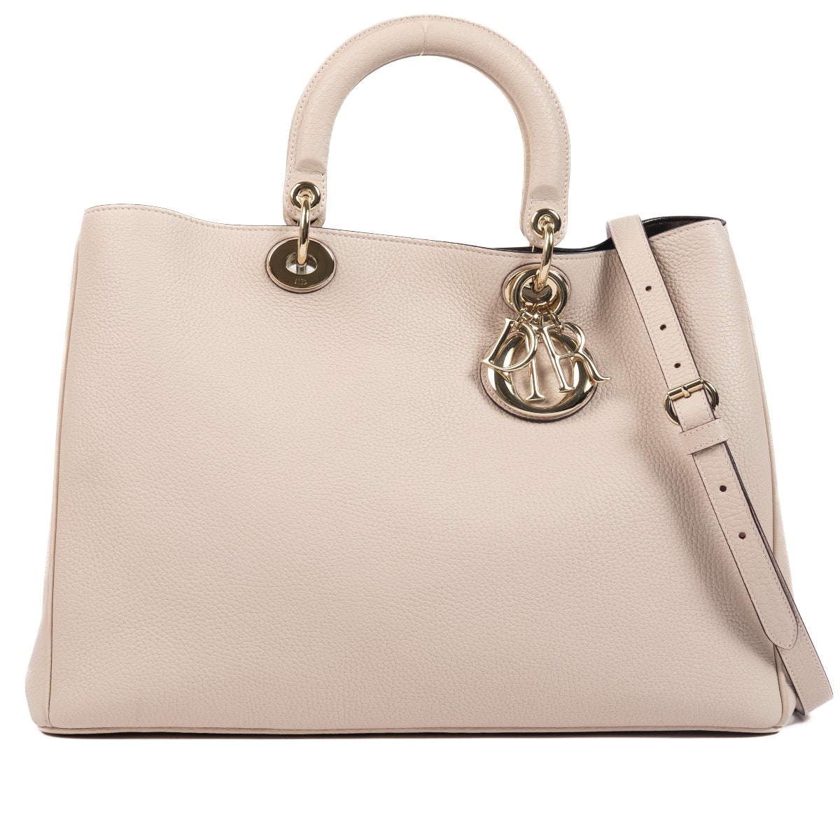 Christian Dior Powder Pink Diorissimo Shoulder Bag for the best price at Labellov secondhand luxury in Antwerp.