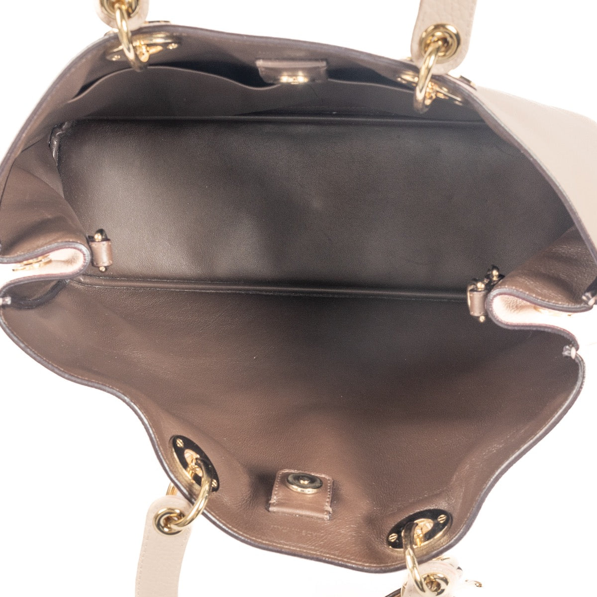 Christian Dior Powder Pink Diorissimo Shoulder Bag for the best price at Labellov secondhand luxury in Antwerp.