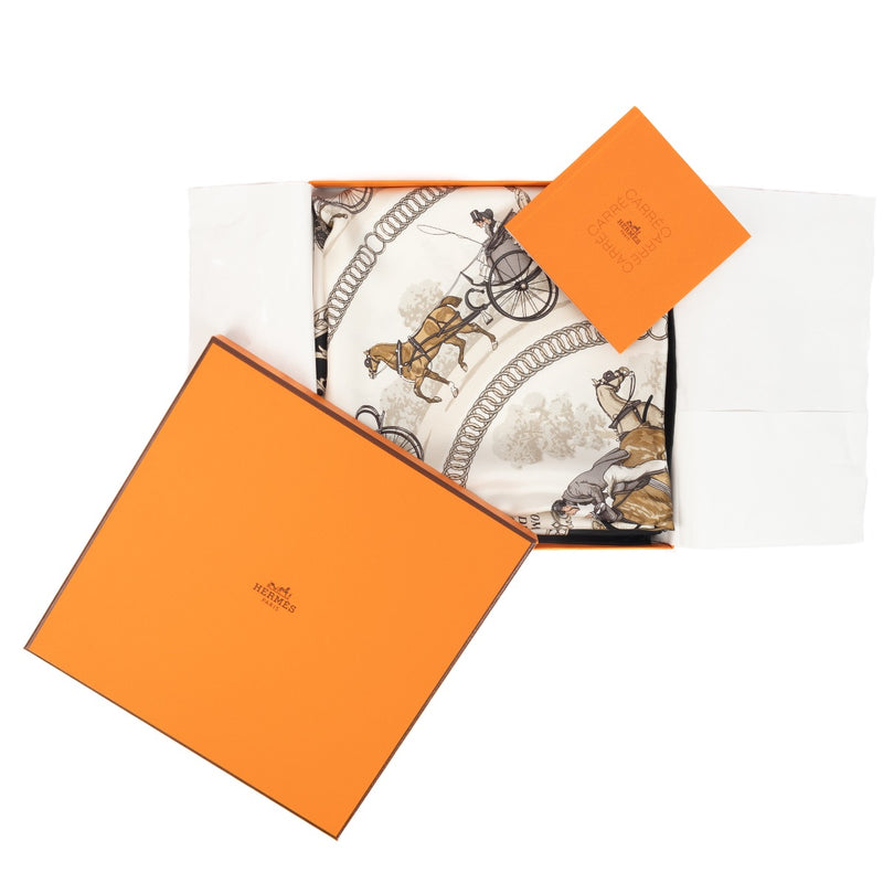 Shop safe online at Labellov in Antwerp this 100% authentic second hand Hermès 'La Promenade de Longchamps' Silk Scarf