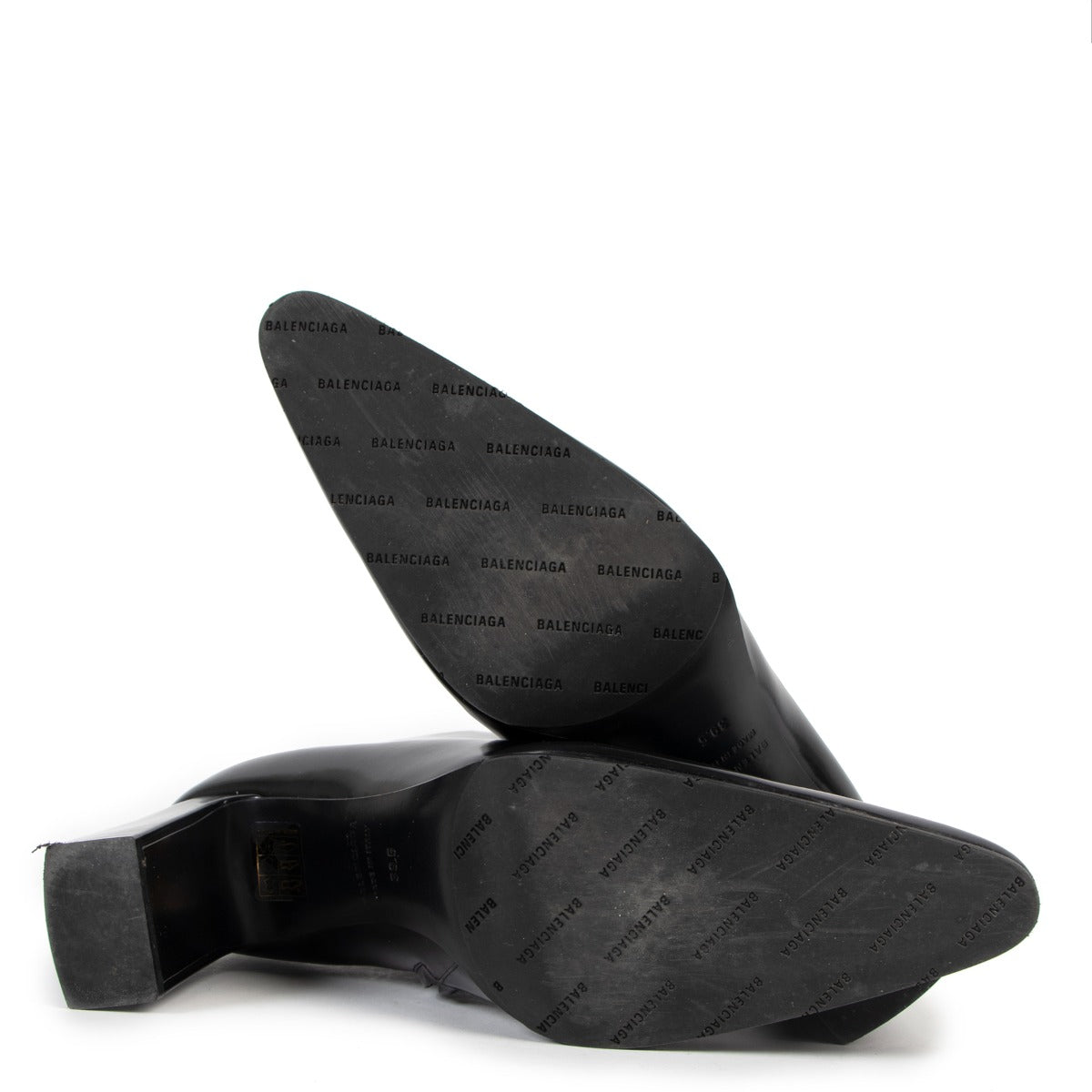 Shop Balenciaga Fall/Winter 2018 Round Toe Polished Leather 540279 WAVL0 Boots at Labellov