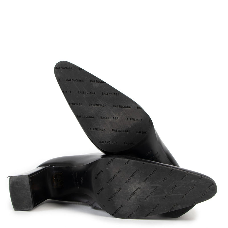 Shop Balenciaga Fall/Winter 2018 Round Toe Polished Leather 540279 WAVL0 Boots at Labellov