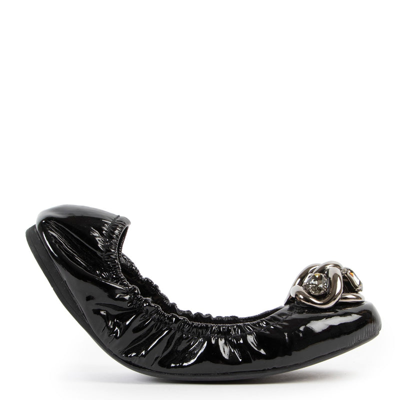 Shop safe online Miu Miu black patent scrunch ballerinas, Shop safe 100% authentic Miu Miu ballerinas in very good condition, Preloved Miu Miu ballerinas in very good condition.