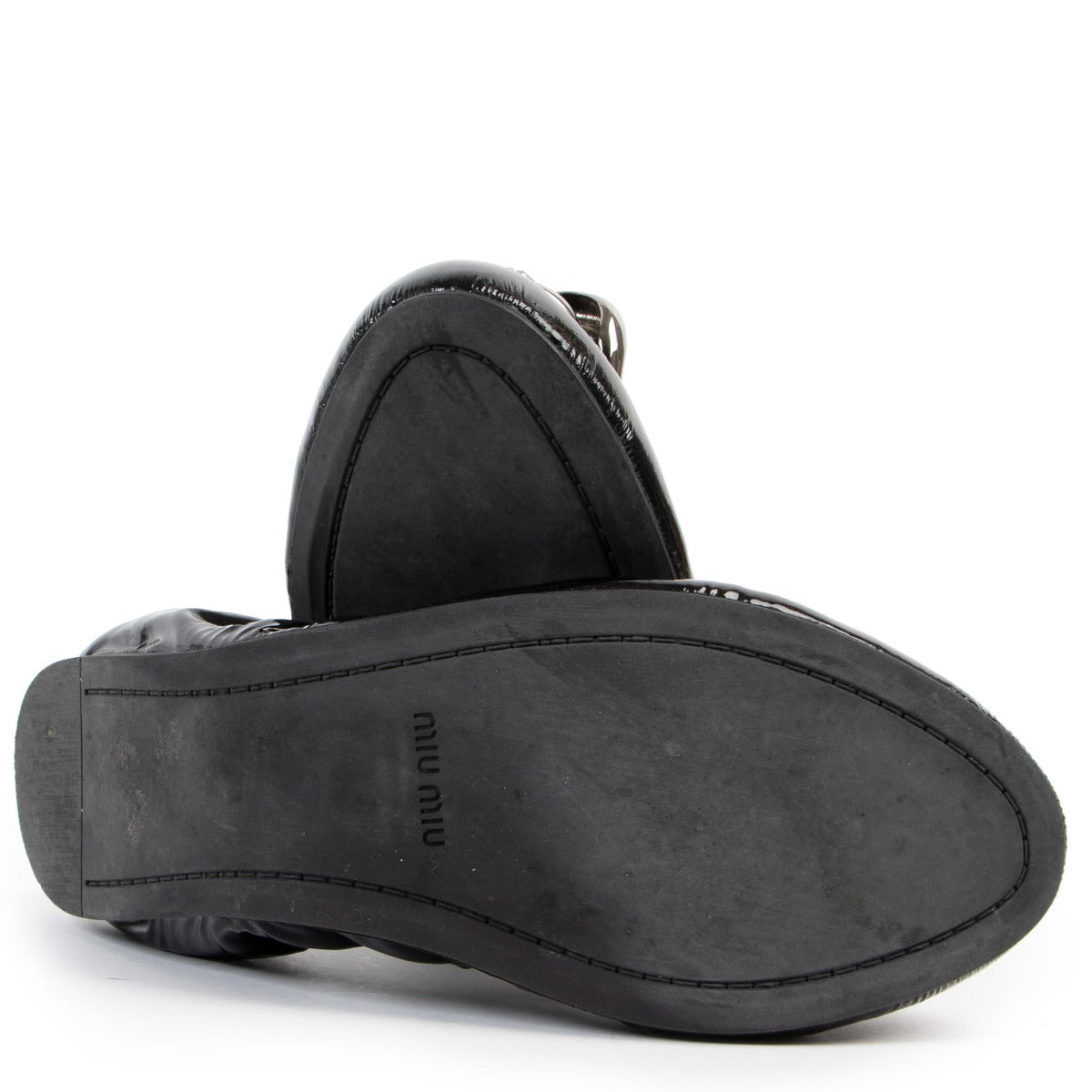 Shop safe online Miu Miu black patent scrunch ballerinas, Shop safe 100% authentic Miu Miu ballerinas in very good condition, Preloved Miu Miu ballerinas in very good condition.
