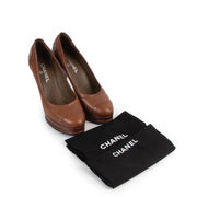 Shop safe online at Labellov in Antwerp this 100% authentic second hand Chanel Brown Leather Pumps