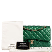 Shop safe online at Labellov in Antwerp, Brussels and Knokke this 100% authentic second hand Chanel Green Coated Caviar Medium Classic Flap Bag