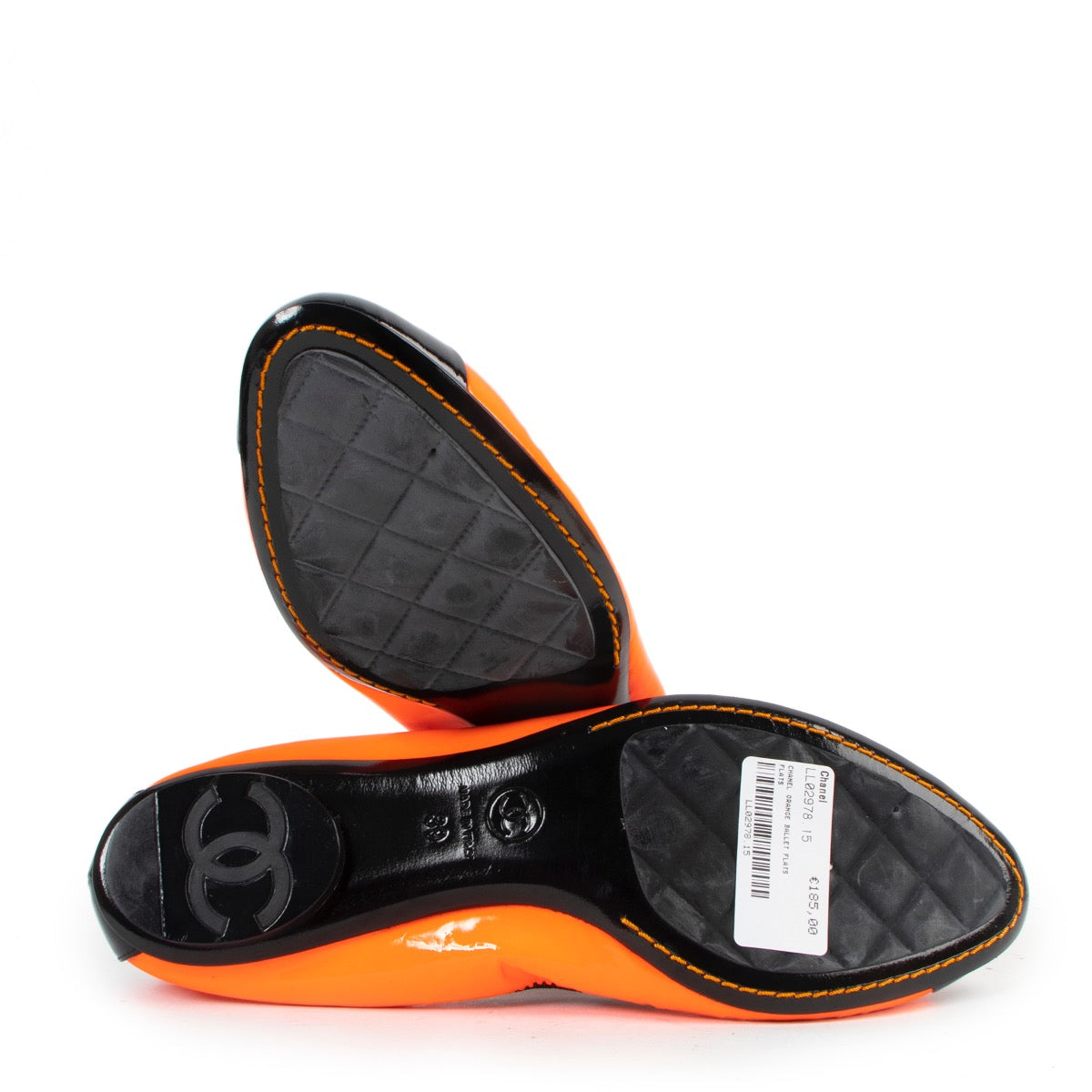 Shop safe online at Labellov in Antwerp this 100% authentic second hand Chanel Orange Patent Ballerina Flats - size 39