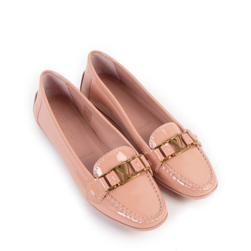 Louis Vuitton Patent Pink Loafers - size 39 for the best price at Labellov secondhand luxury in Antwerp.