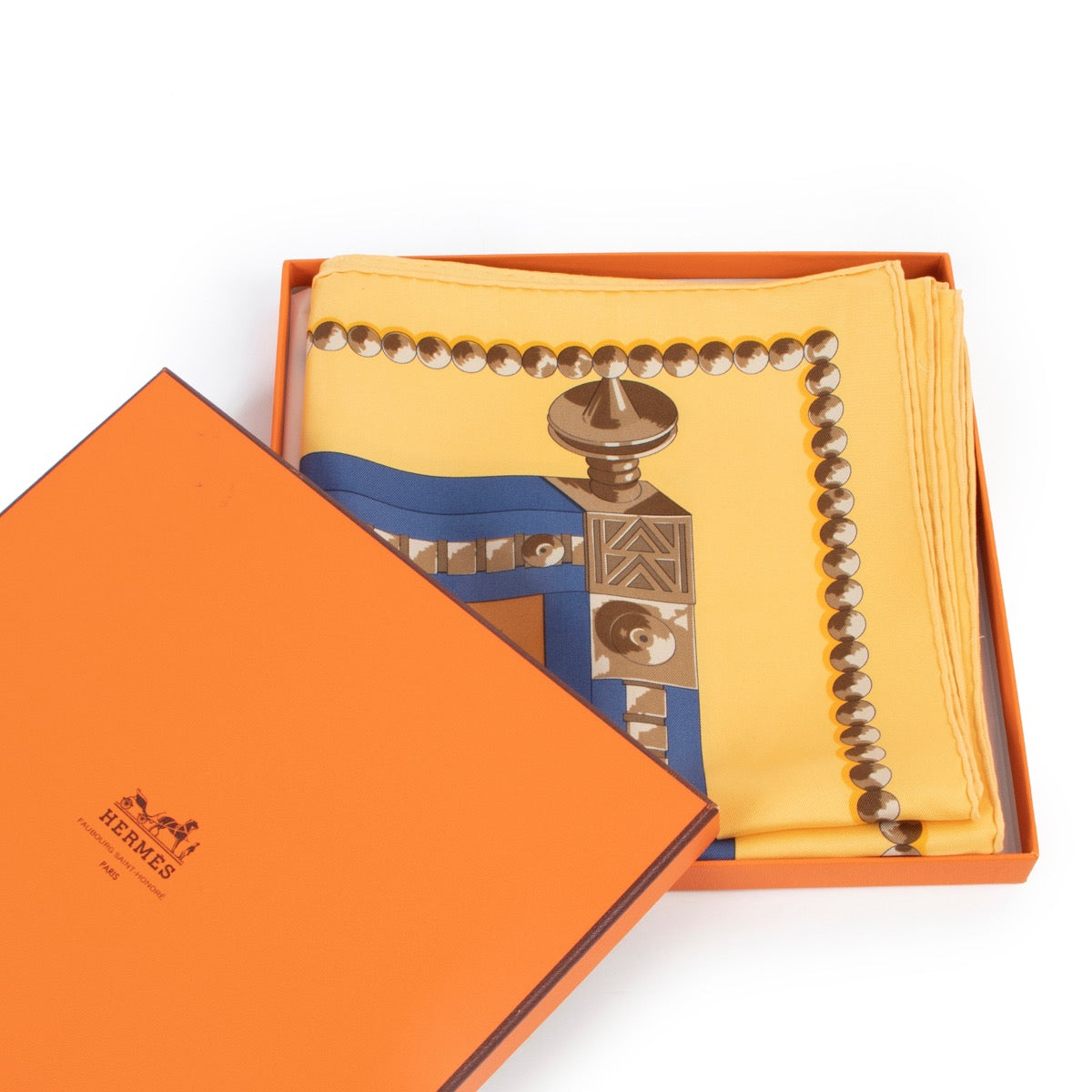 Buy a 100% authentic second hand Hermès Carré Cuillers D'Afrique Silk Scarf at Labellov