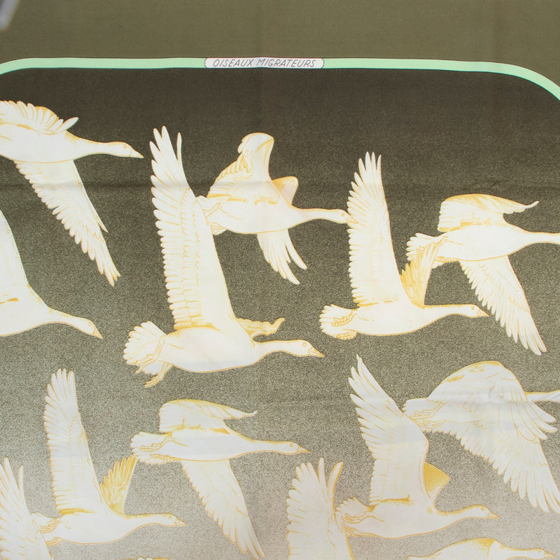 Buy a 100% authentic second hand Hermès Oiseaux Migrateurs Silk Scarf at Labellov