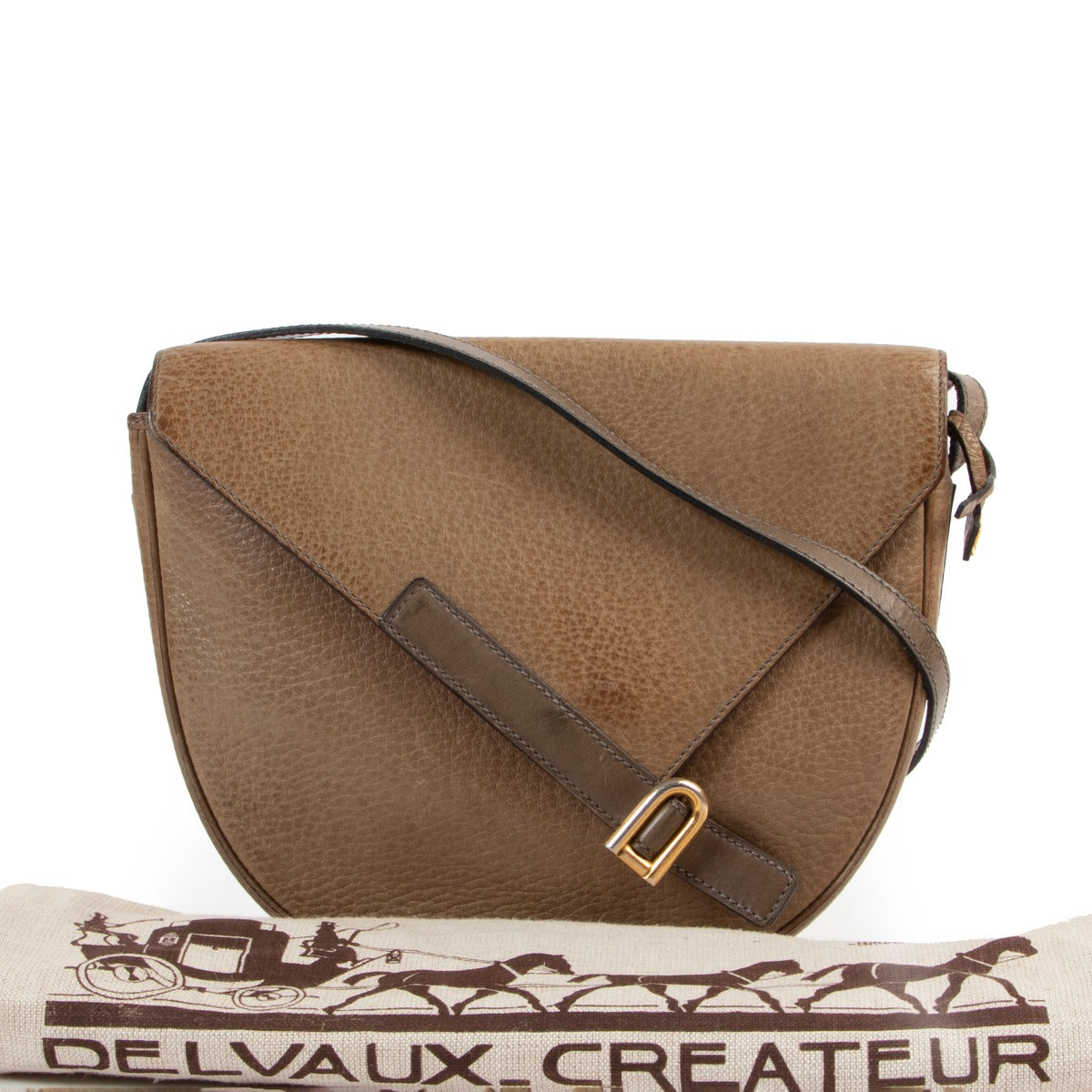Shop safe online Delvaux brown crossbody bag in good condition, Shop online 100% authentic Delvaux crossbody bag in good condition, Preloved Delvaux crossbody bag in good condition.