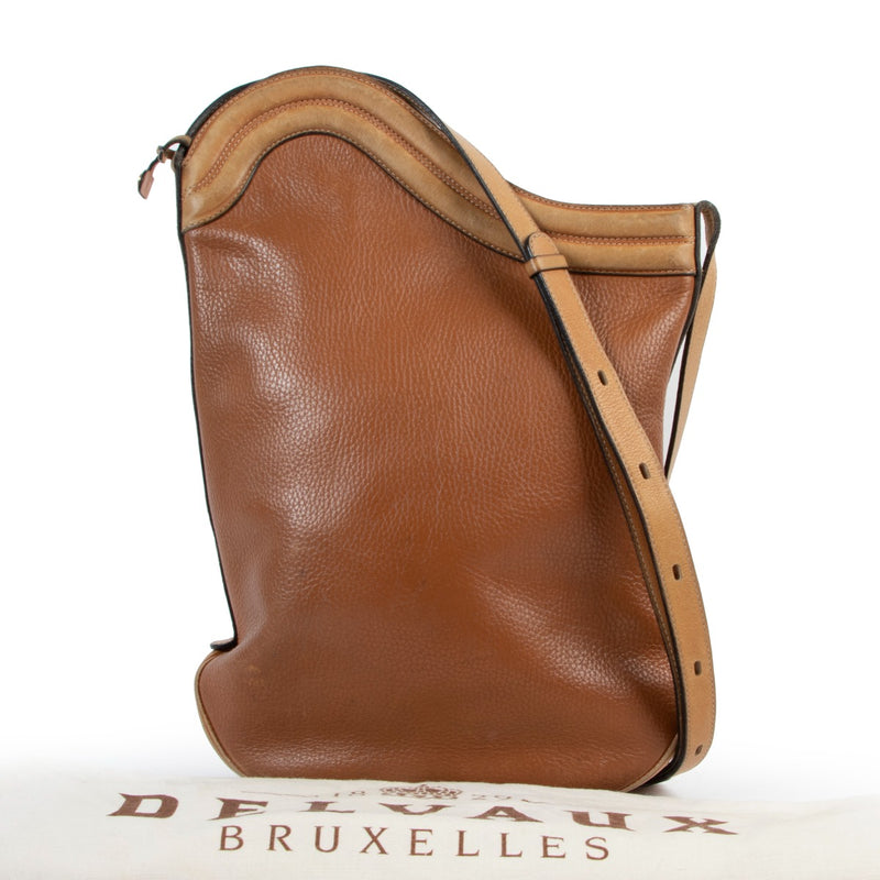 Shop safe online Delvaux brown leather crossbody bag, Shop online 100%authentic Delvaux crossbody bag in good condition, Preloved Delvaux bag in good condition.