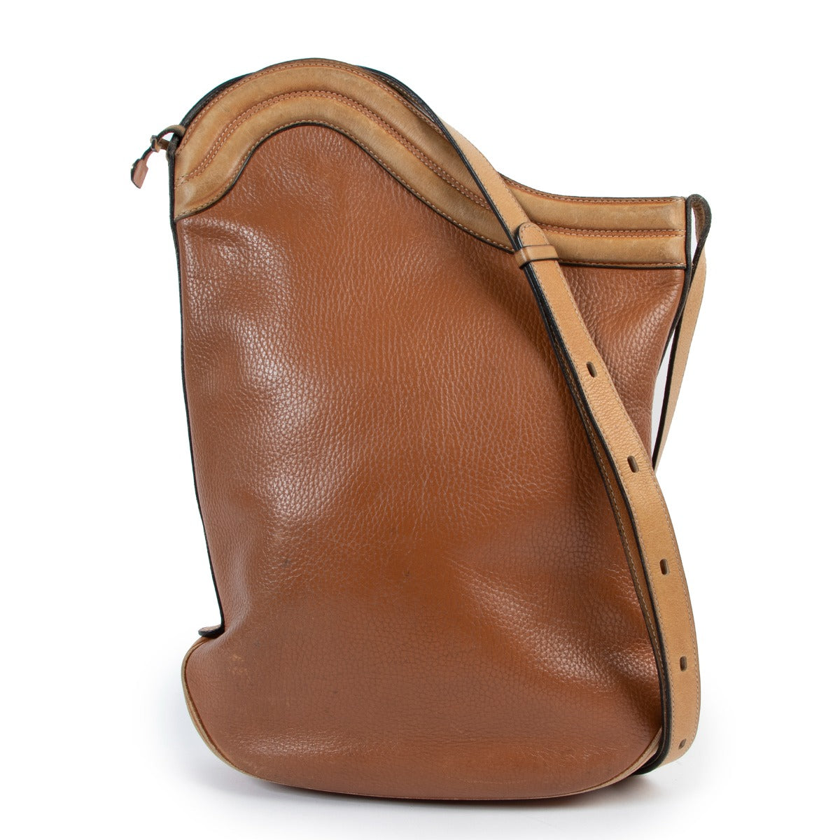 Shop safe online Delvaux brown leather crossbody bag, Shop online 100%authentic Delvaux crossbody bag in good condition, Preloved Delvaux bag in good condition.