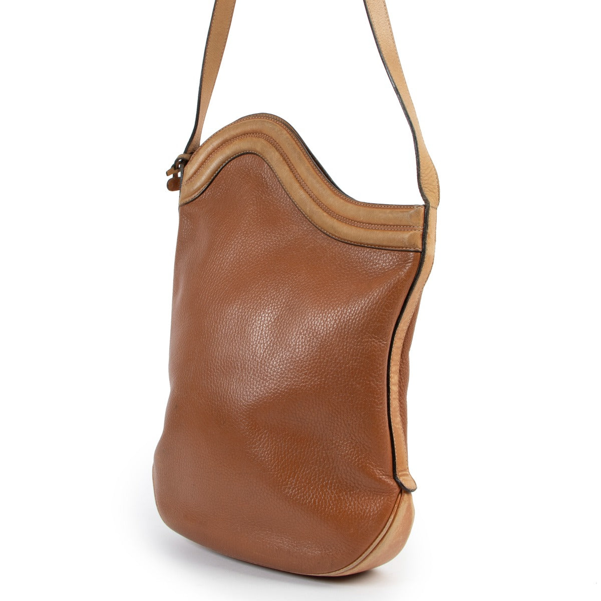 Shop safe online Delvaux brown leather crossbody bag, Shop online 100%authentic Delvaux crossbody bag in good condition, Preloved Delvaux bag in good condition.