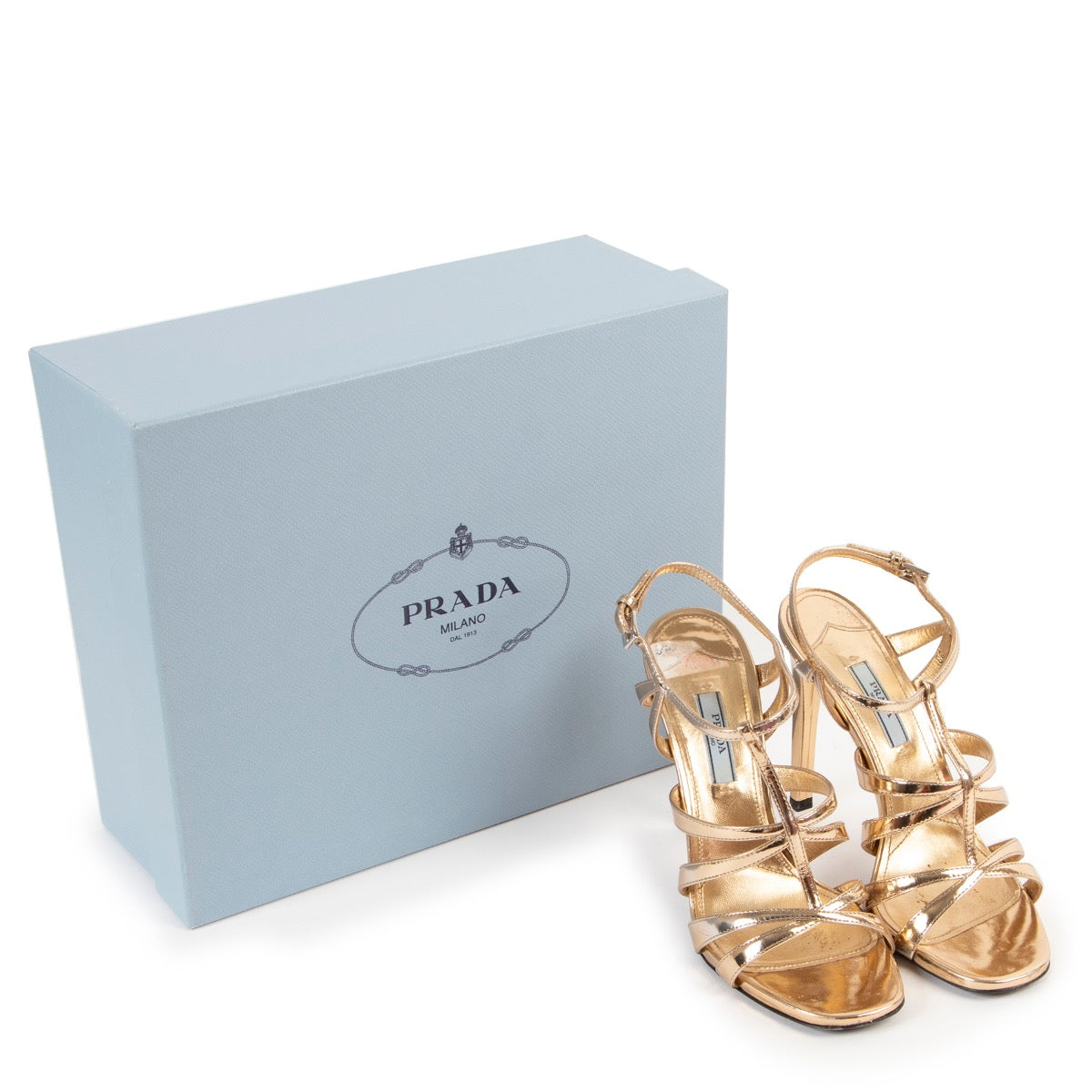 Shop safe online at Labellov in Antwerp these 100% authentic second hand Prada Gold Pumps - Size 38