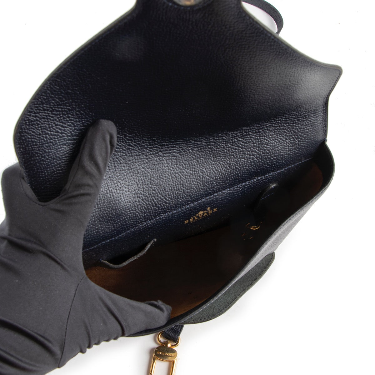 Shop safe online at Labellov in Antwerp this 100% authentic second hand Delvaux Grelon GM Marine Blue Jumping Leather Crossbody Bag