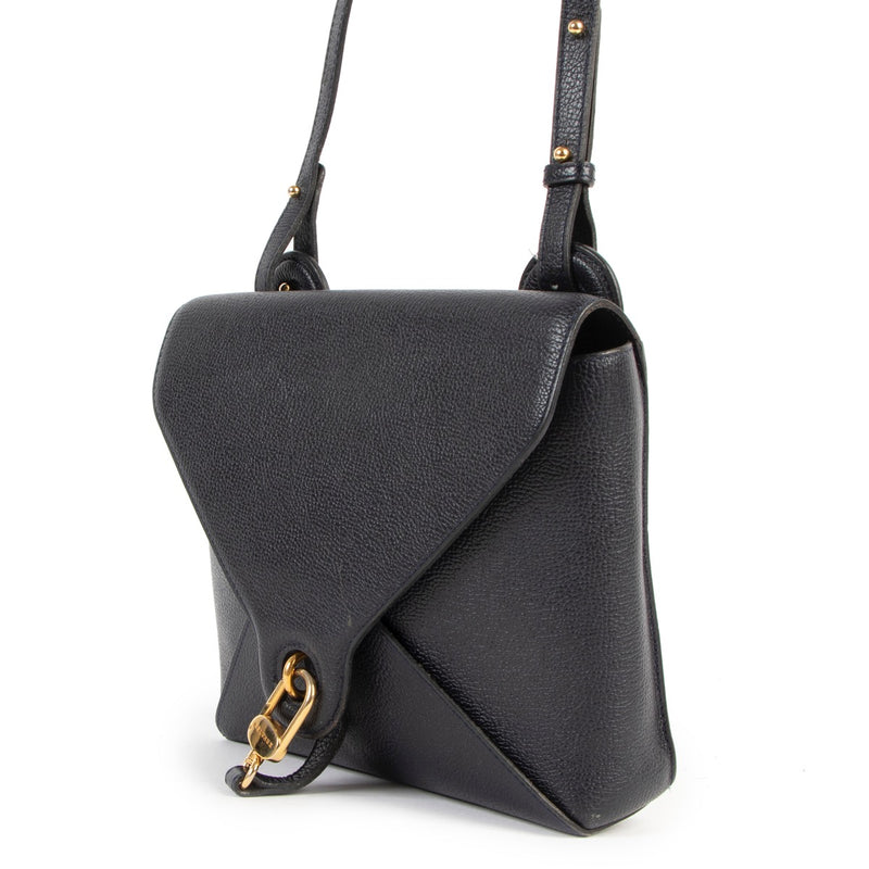 Shop safe online at Labellov in Antwerp this 100% authentic second hand Delvaux Grelon GM Marine Blue Jumping Leather Crossbody Bag
