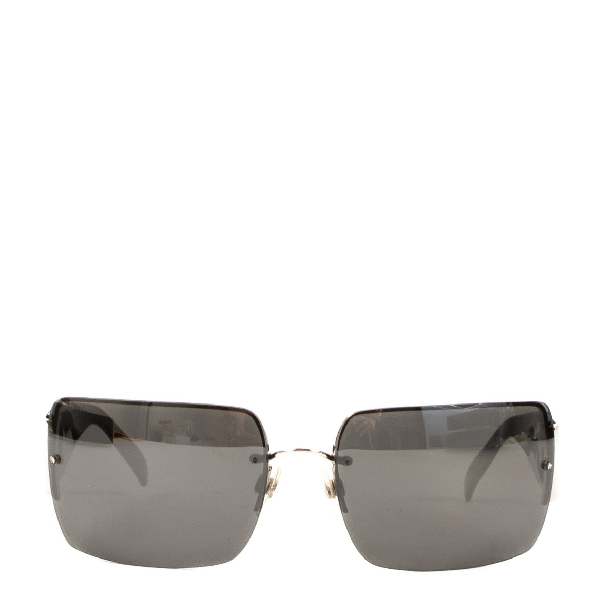 Shop safe online at Labellov in Antwerp, Brussels and Knokke these 100% authentic second hand Chanel Black Frame CC Rhinestone Sunglasses
