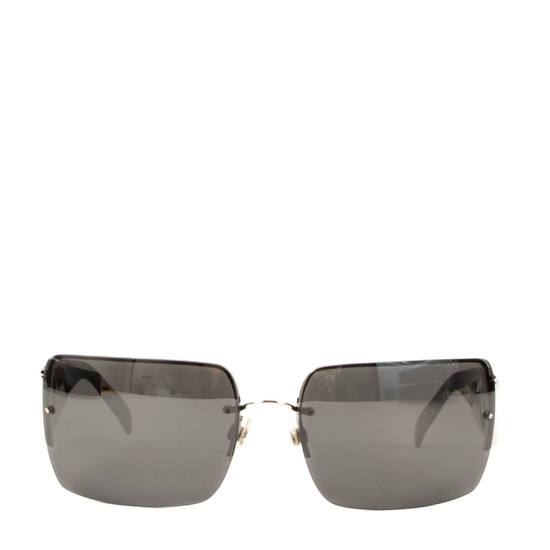 Shop safe online at Labellov in Antwerp, Brussels and Knokke these 100% authentic second hand Chanel Black Frame CC Rhinestone Sunglasses