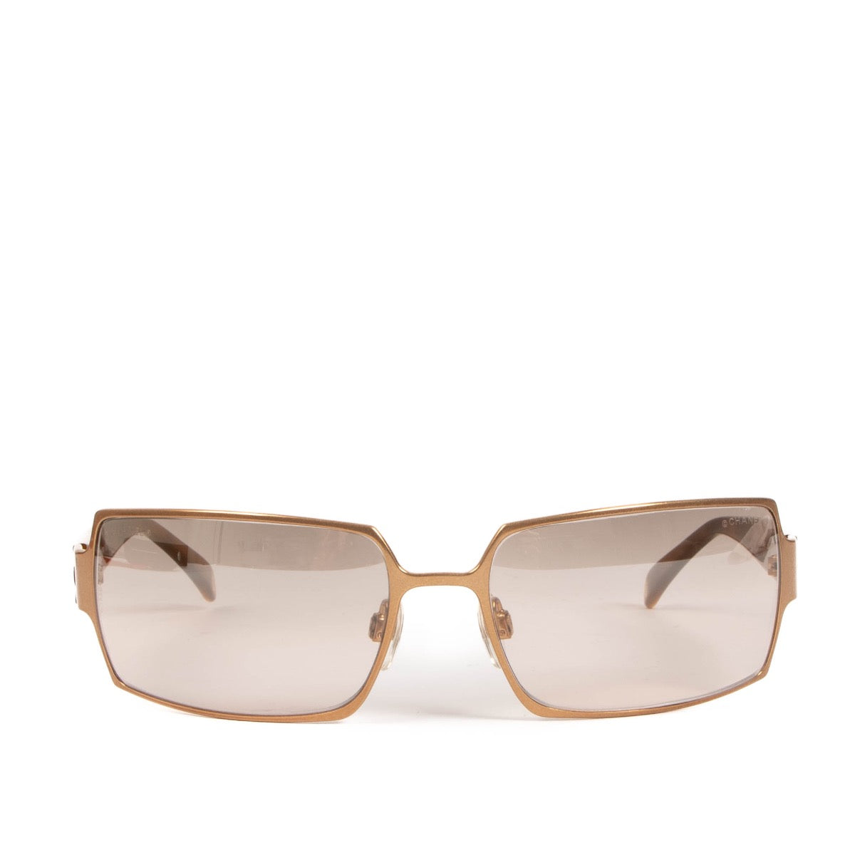 Shop safe online at Labellov in Antwerp, Brussels and Knokke these 100% authentic second hand Chanel Gold 4103 Metal Sunglasses