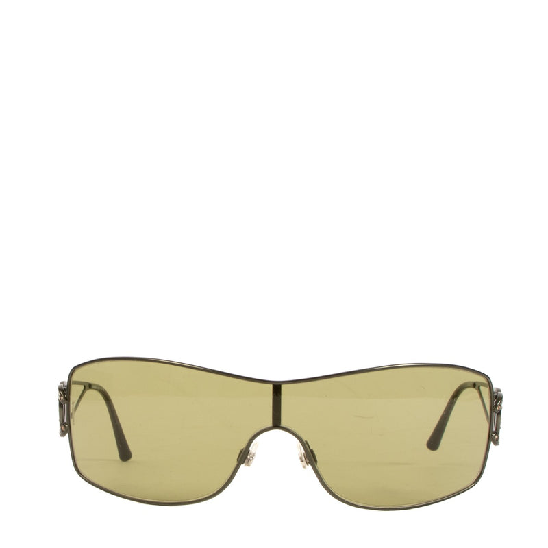 Shop safe online at Labellov in Antwerp, Brussels and Knokke these 100% authentic second hand Chanel Green CC Crystal 4072 Sunglasses
