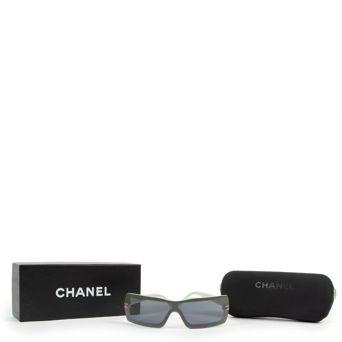 Shop designer vintage second hand high end Chanel Teal Frame CC Logo Sunglasses 5067 at Labellov.