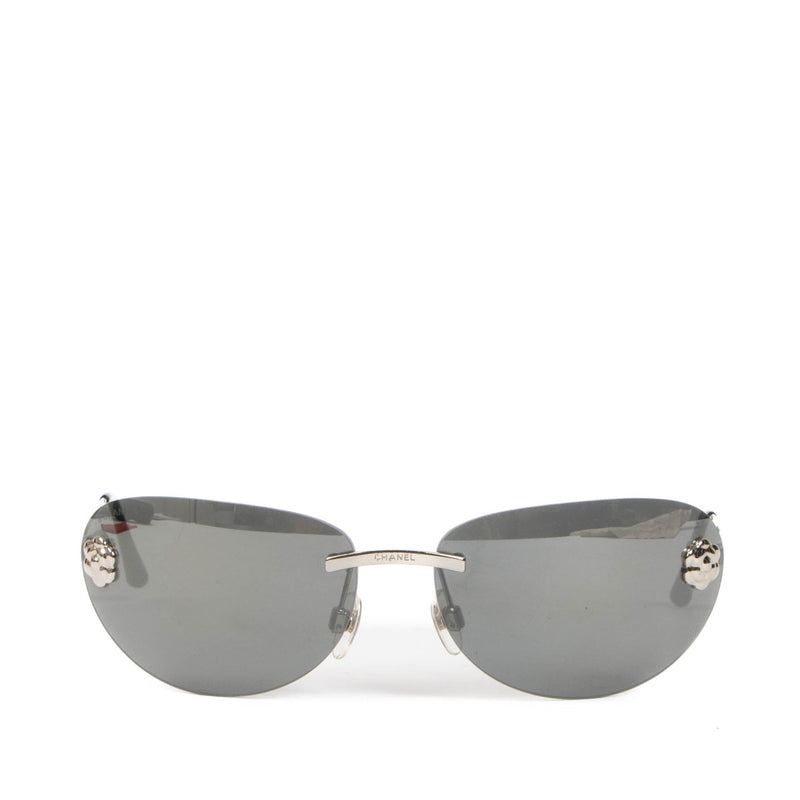 Shop safe online at Labellov these 100% authentic second hand Chanel Black 4084 Camellia Oval Sunglasses