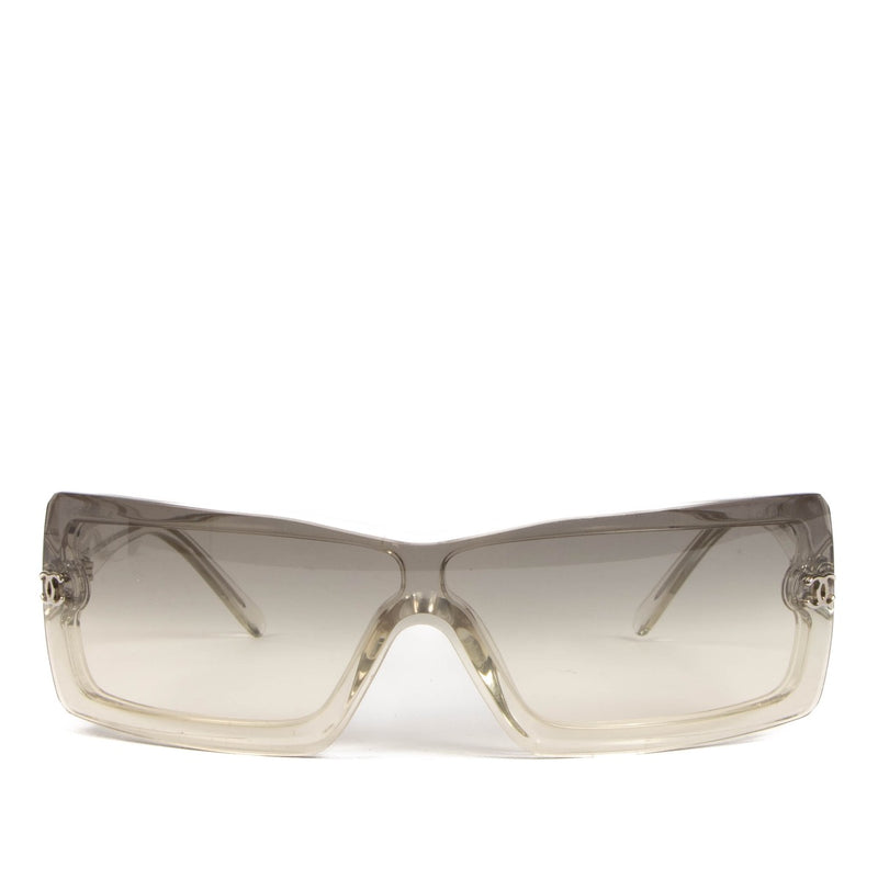 Shop safe online at Labellov in Antwerp, Brussels and Knokke these 100% authentic second hand Chanel Transparent Acetate 5067 Sunglasses