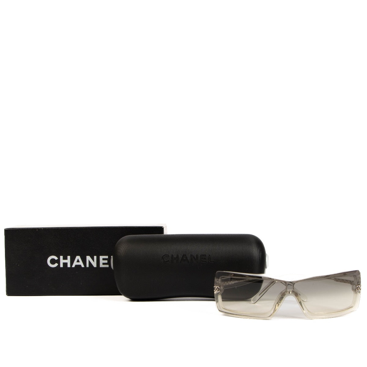 Shop safe online at Labellov in Antwerp, Brussels and Knokke these 100% authentic second hand Chanel Transparent Acetate 5067 Sunglasses