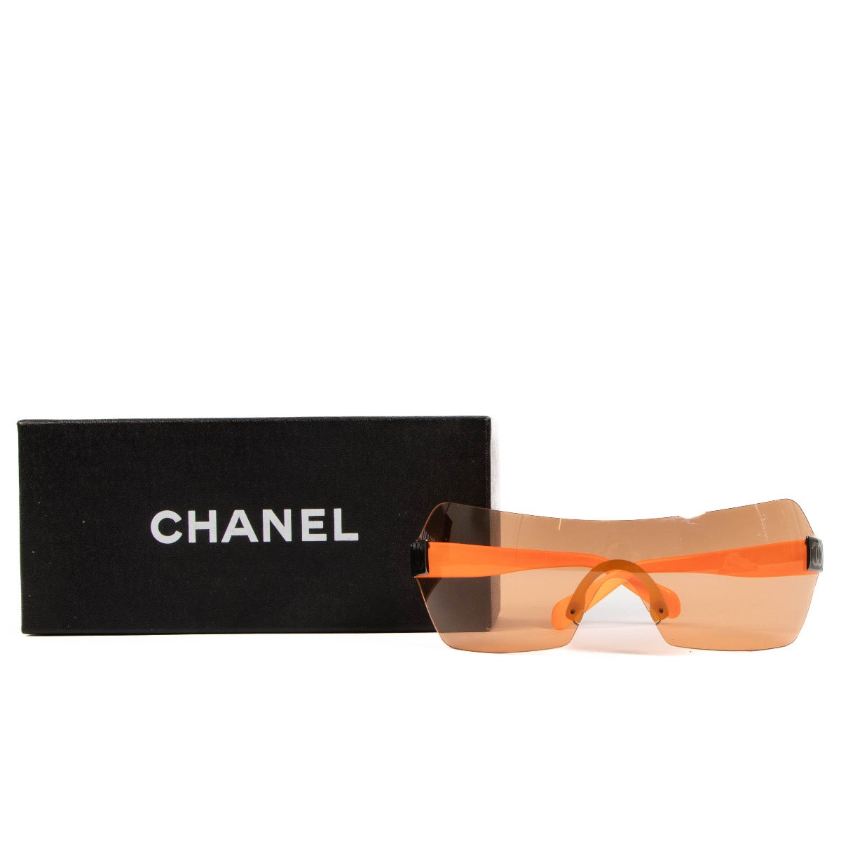 Shop safe online at Labellov in Antwerp, Brussels and Knokke these 100% authentic second hand Chanel Orange Acetate 4109 Shield Sunglasses
