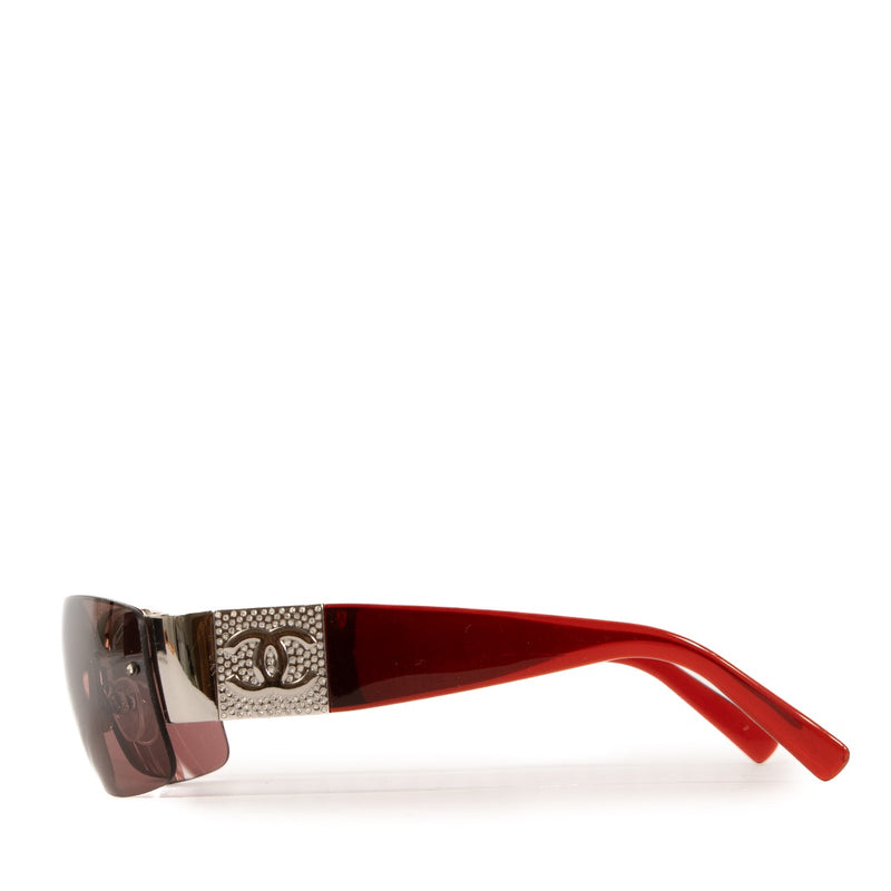 shop safe online at Labellov in Antwerp, Brussels and Knokke these 100% authentic second hand Chanel Red Acetate CC Rhinestone 4117 Sunglasses