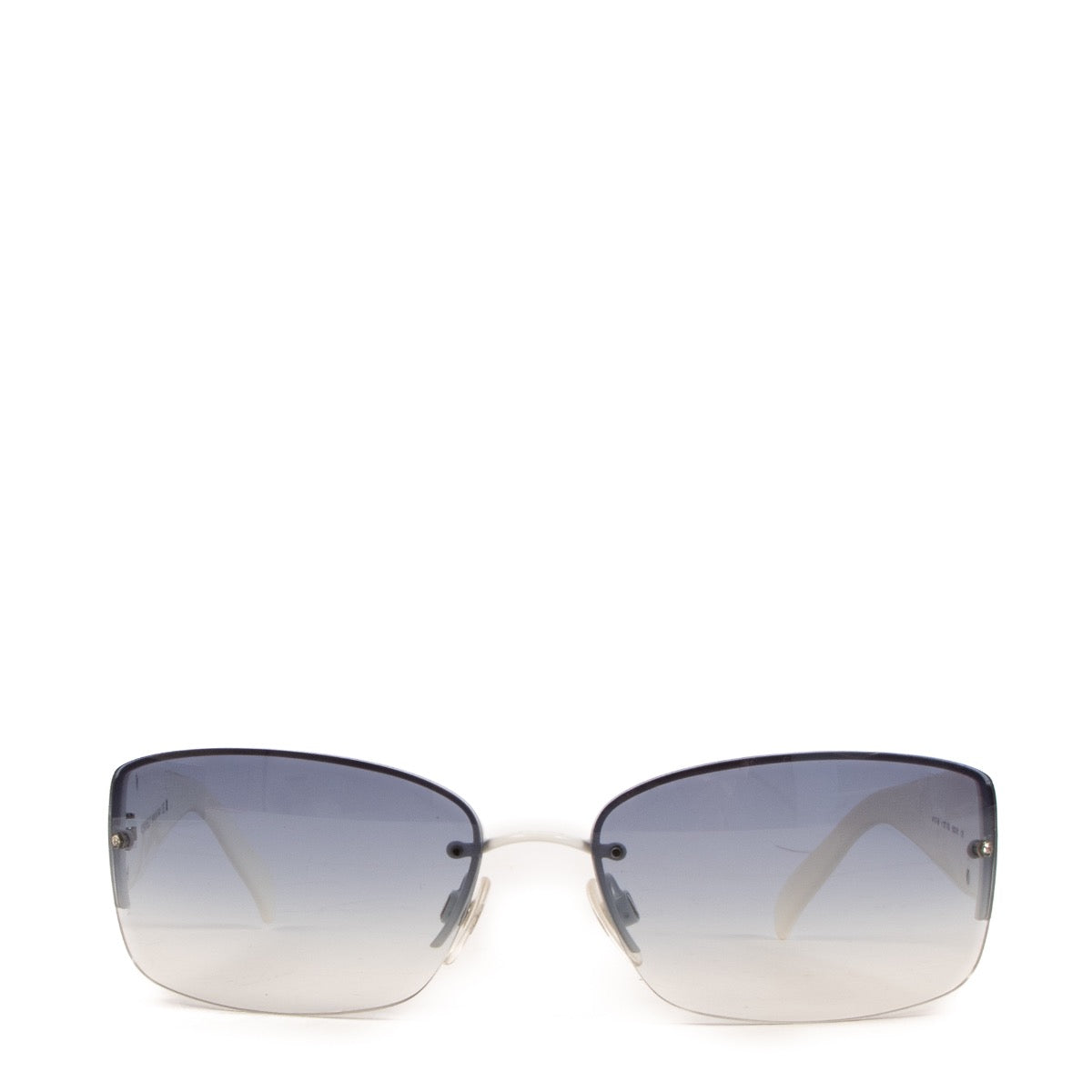 Shop safe online at Labellov in Antwerp, Brussels and Knokke these 100% authentic second hand Chanel White Acetate CC Rhinestone 4117 Sunglasses
