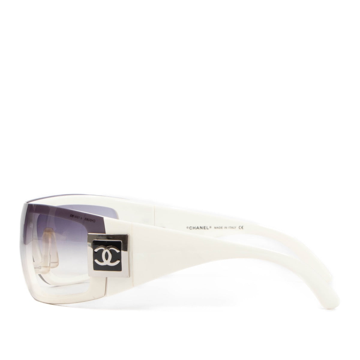 Shop 100% authentic second-hand Chanel White Oversized Glasses on Labellov.com