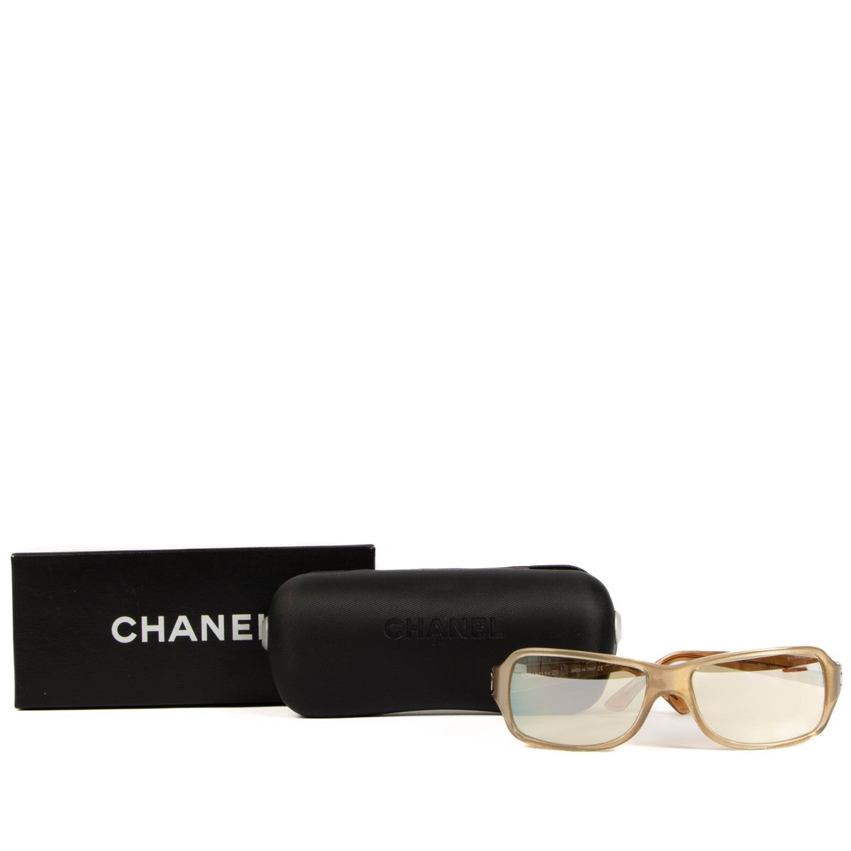 Shop safe online at Labellov these 100% authentic second hand Chanel Gold 3044 CC Quited Sunglasses