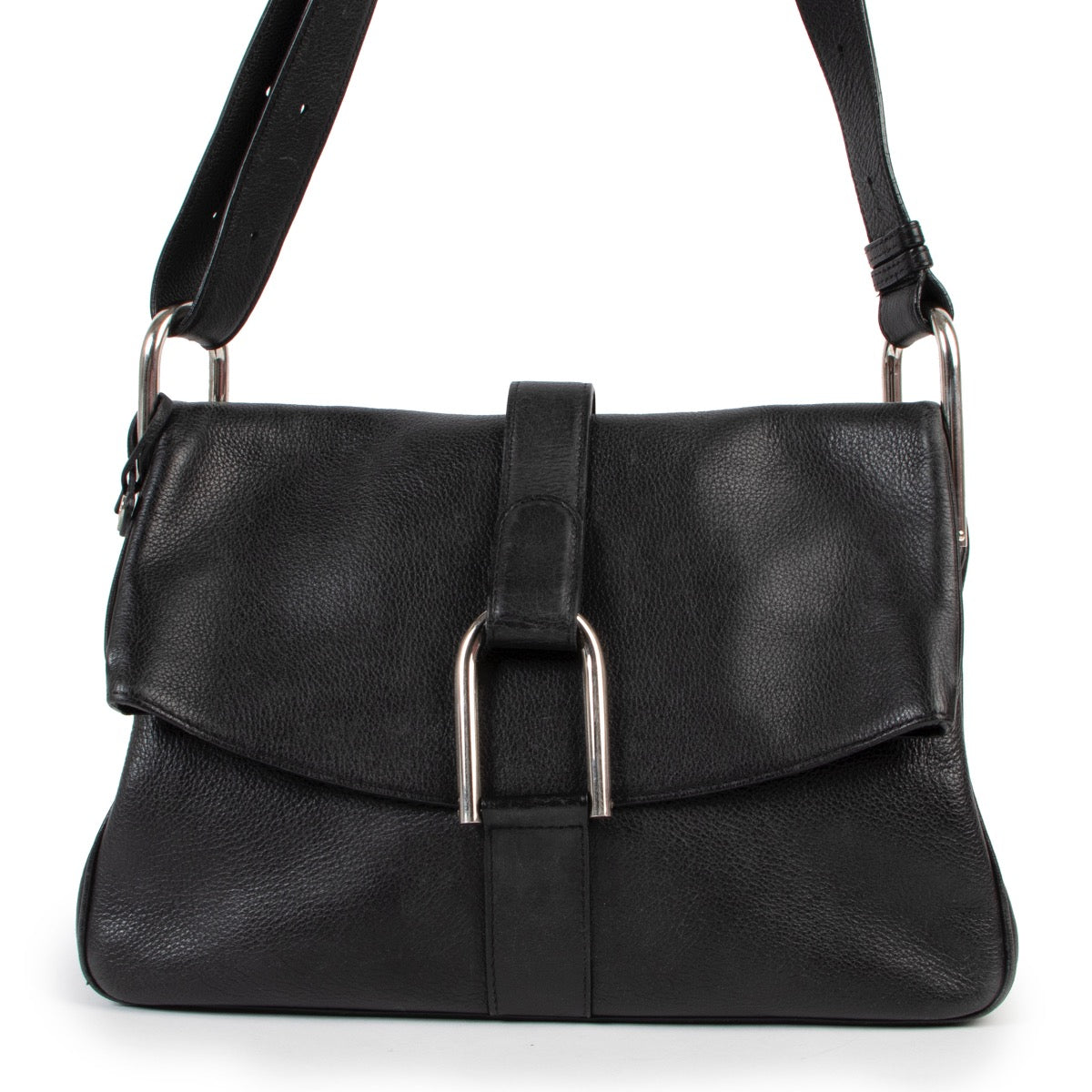 Buy an authentic second hand Delvaux black leather Givry shoulder bag at Labellov