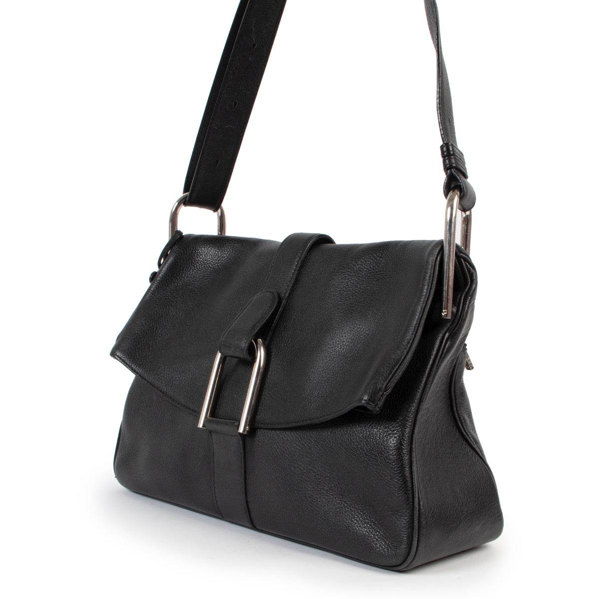 Buy an authentic second hand Delvaux black leather Givry shoulder bag at Labellov