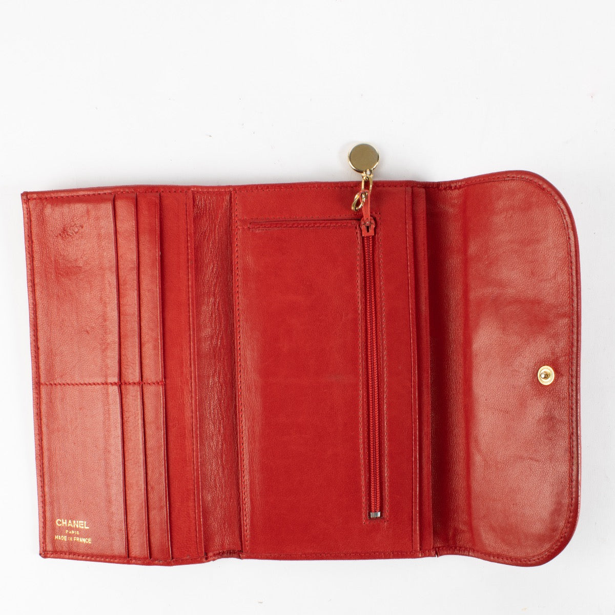 Authentic preloved Chanel Red Vintage Timeless CC Wallet on Labellov.com