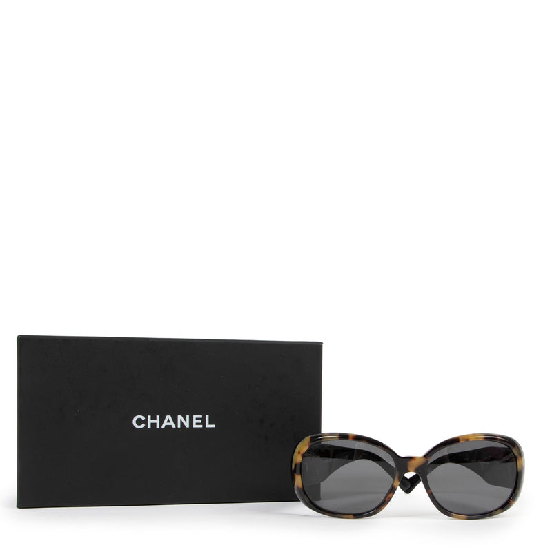 Shop safe online at Labellov in Antwerp this 100% authentic second hand Chanel Leopard Acetate Sunglasses