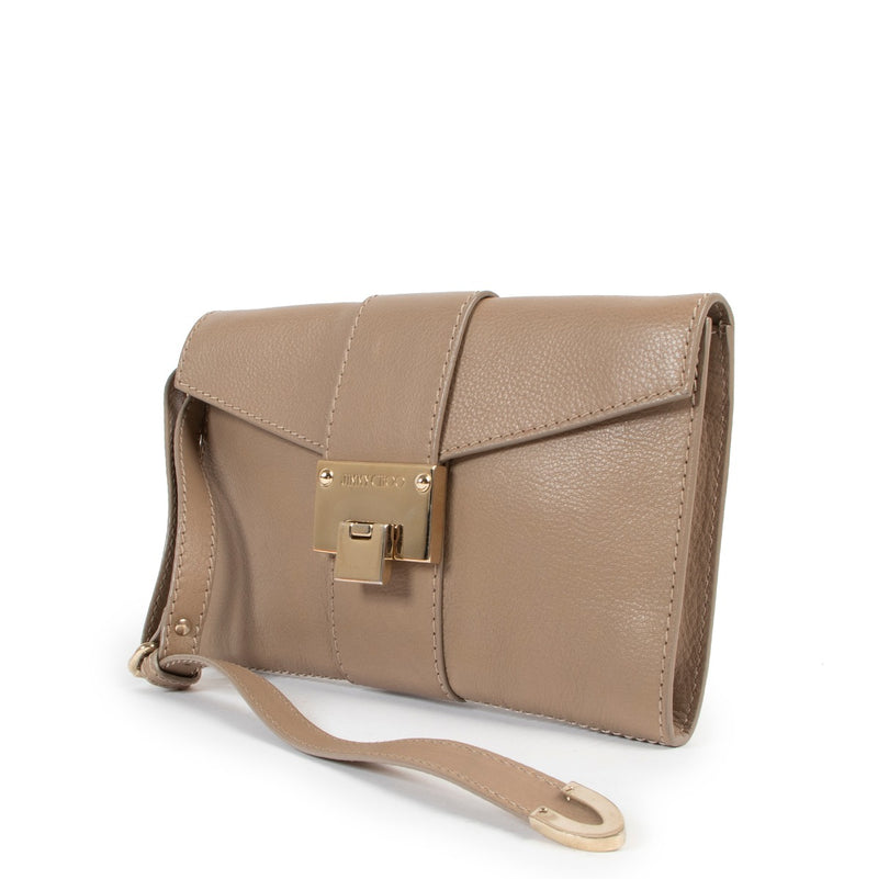 Shop safe online at Labellov in Antwerp this 100% authentic second hand Jimmy Choo Taupe Enveloppe Clutch