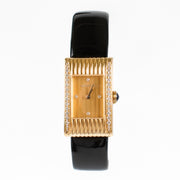 Shop safe online at Labellov in Antwerp, Brussels and KNokke this 100% authentic second hand Boucheron Reflet Small Yellow Gold Diamond Watch. veilig online tweedhands authentieke Boucheron Reflet Small Yellow Gold Diamond horloge kopen bij Labellov.