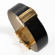 Shop safe online at Labellov in Antwerp, Brussels and KNokke this 100% authentic second hand Boucheron Reflet Small Yellow Gold Diamond Watch. veilig online tweedhands authentieke Boucheron Reflet Small Yellow Gold Diamond horloge kopen bij Labellov.