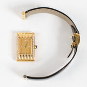 Shop safe online at Labellov in Antwerp, Brussels and KNokke this 100% authentic second hand Boucheron Reflet Small Yellow Gold Diamond Watch. veilig online tweedhands authentieke Boucheron Reflet Small Yellow Gold Diamond horloge kopen bij Labellov.