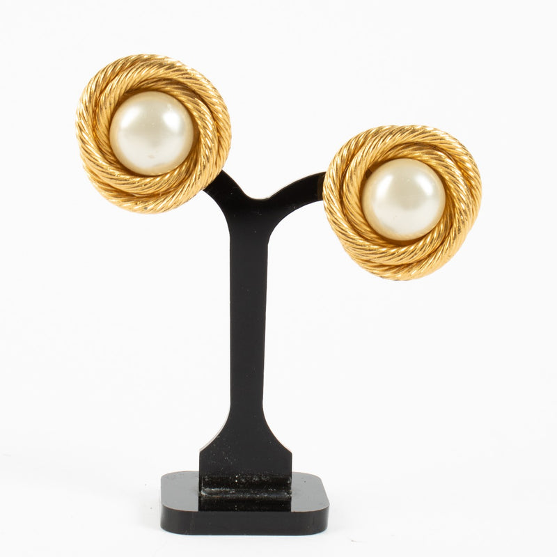 Authentic second hand Chanel Gold Clip On Earrings on Labellov.com